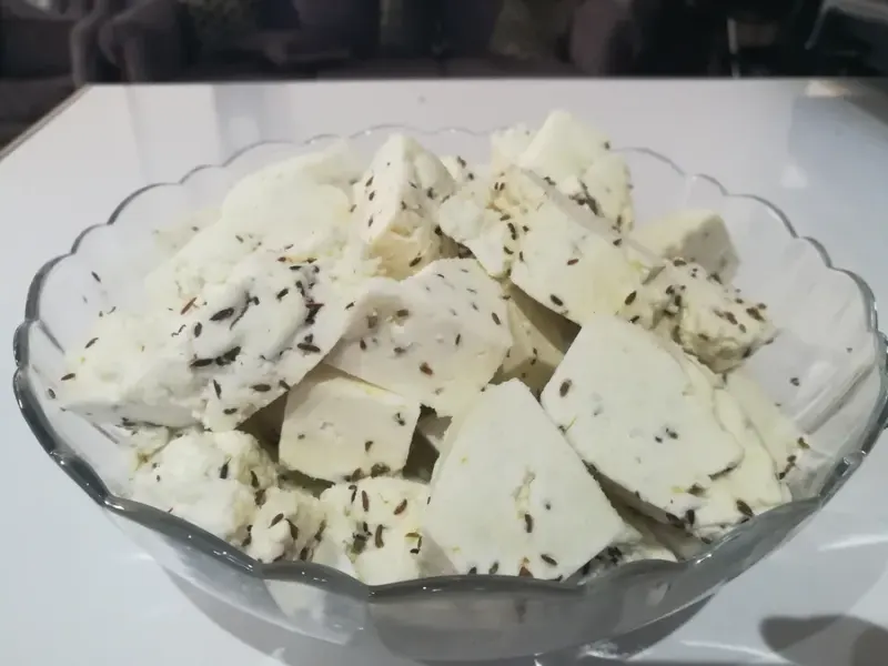پنیر محلی زیره ای هادی گنجی