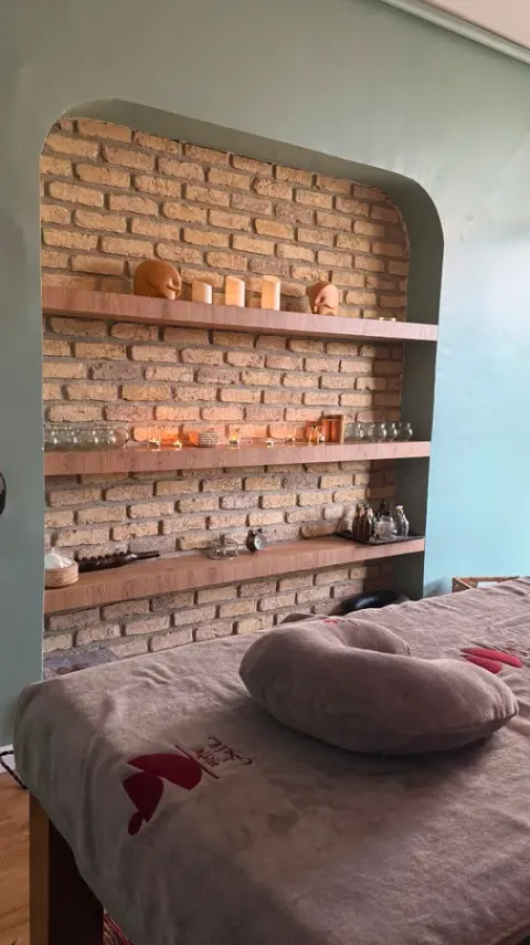 استدیو یوگا و ماساژ سانتوش