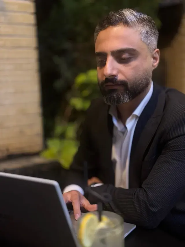 وکیل قرارداد و ملک در اصفهان