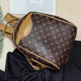 کیف و کفش آدریانا
