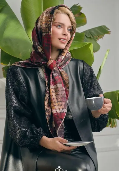 گالری شال و روسری فریدپور