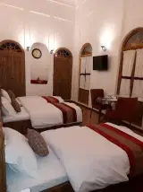 هتل سنتی اسفنجان