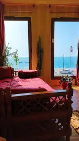 اقامتگاه ساحلی