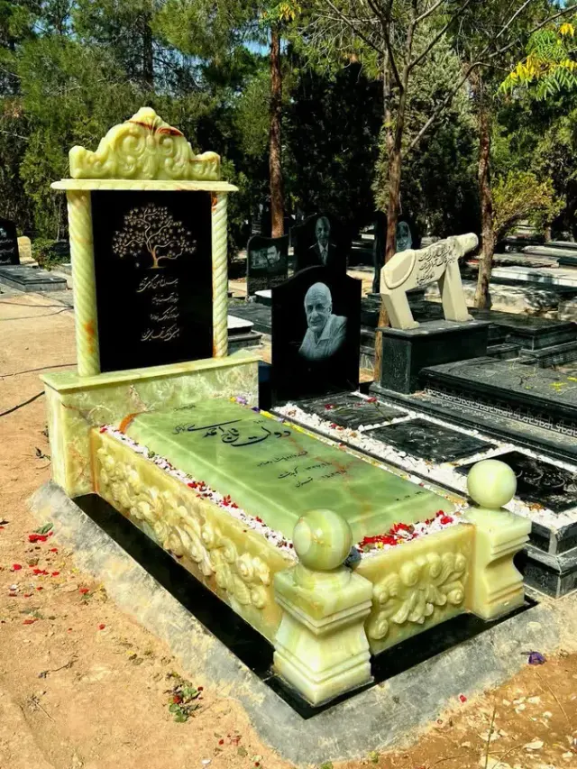 سنگ مزار الماس