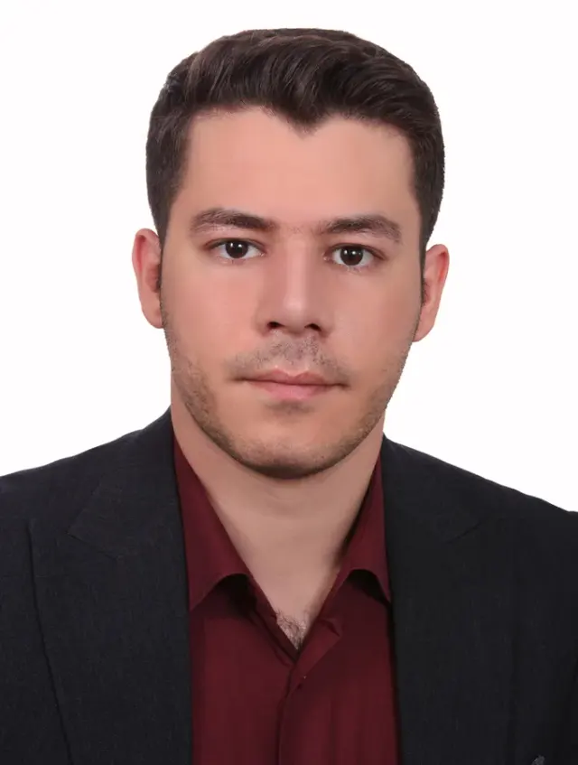 وکیل آرش کرمی