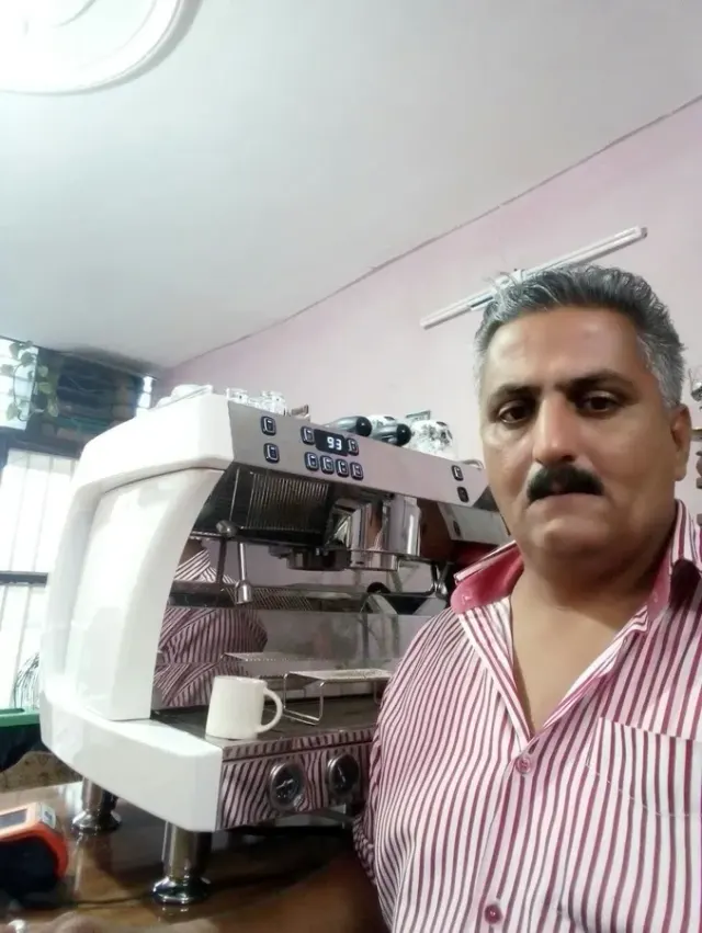 کافه کلاسیک بم