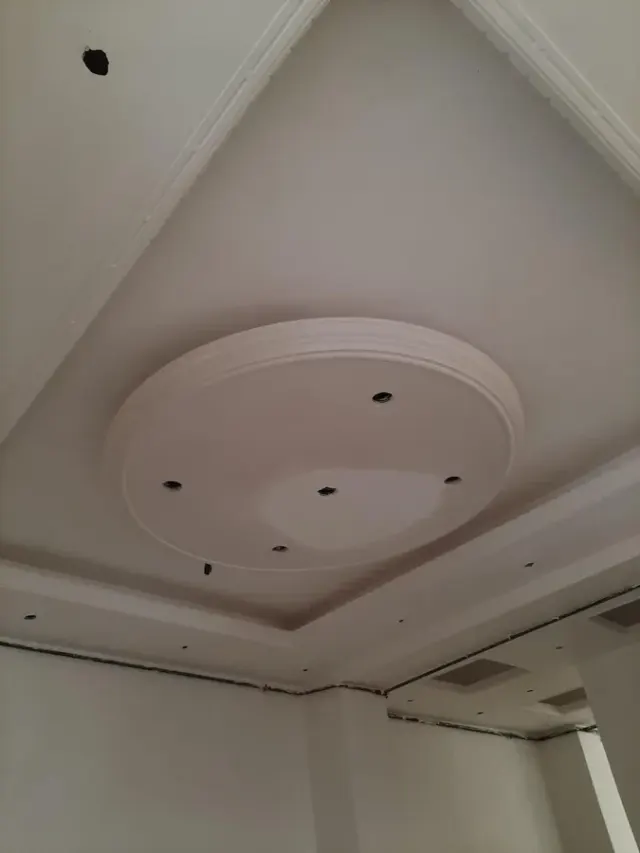 نقاشی و رنگ ساختمان عظیمی