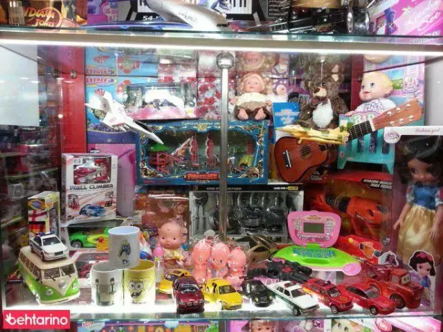دنیای اسباب بازی (گارفیلد)