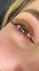 خدمات اکستنشن مژه نیلوفر