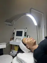 خدمات تخصصی پوست و مو نیلا اذرنیا