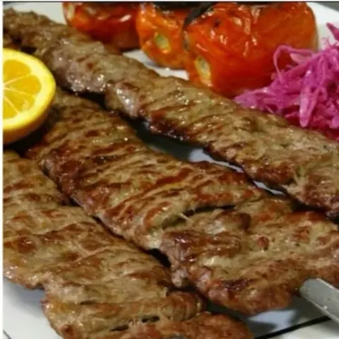 تهیه غذای جمیل