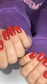 خدمات کاشت ناخن مائده آذرشب
