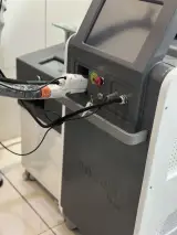 کلینیک لیزر کندلاوزیبایی پوست ومو آیشیل