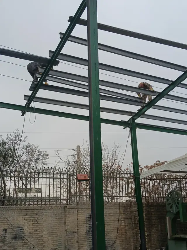 جوشکار،اسکلت ،سقف شیروانی پیمانکاری قدمی