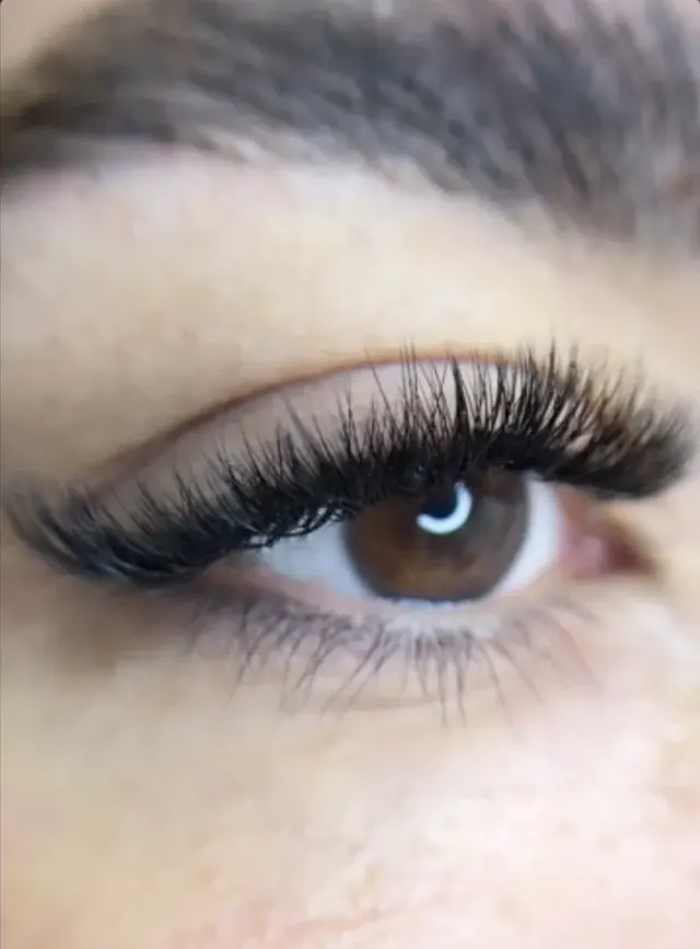 اکستنشن تخصصی مژه محدثه