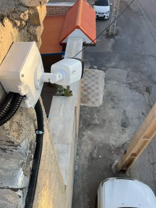 دوربین مداربسته و دزدگیر