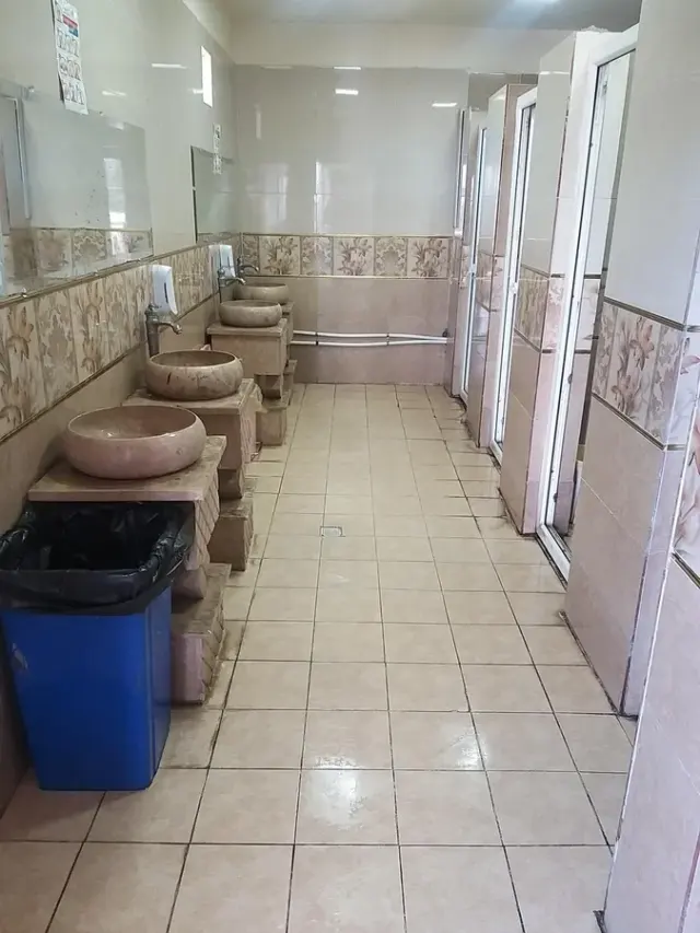 نماز خانه و سرویس بهداشتی