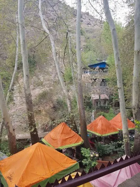 سفره خانه آبشار