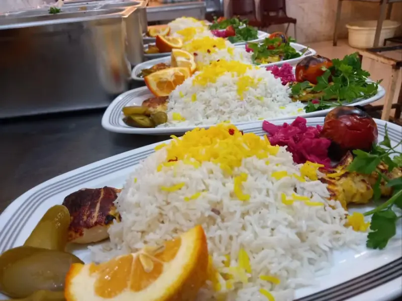 رستوران هشت بهشت
