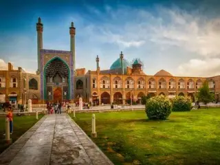 تور اصفهان زمینی با قطار اقامت در هتل 1 ستاره