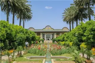 تور شیراز زمینی با قطار اقامت در هتل 2 ستاره