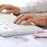 استخدام مترجم و تایپیست