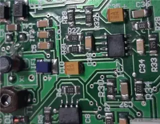 مونتاژ کار الکترونیک