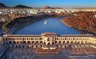 تور اصفهان زمینی با اتوبوس اقامت در هتل 2 ستاره