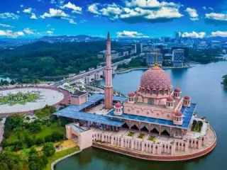 تور مالزی ( کوالالامپور ) با پرواز ایران ایر تور اقامت در هتل LAZDANA +IBIS BUDGET 3 ستاره