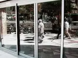 فروش و اجرای انواع (دربهای اتوماتیک شیشه ای - کرکره ای و پارکینگی)