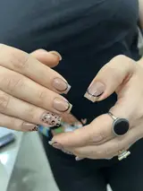 خدمات آموزش و کاشت ناخن سودابه حسین زاده در تربت حیدریه