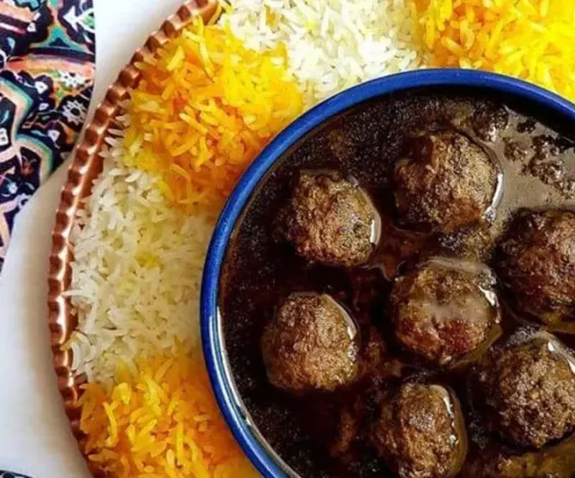آشپزخانه و رستوران گندم در رشت