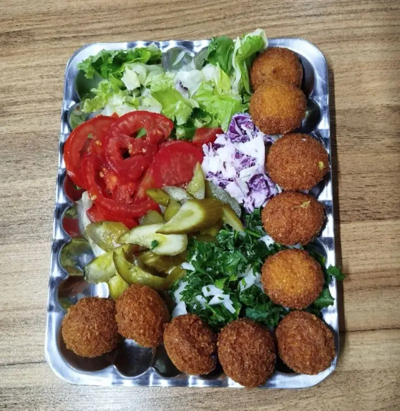 فست فود فلافل جنوب به مدیریت آقای ایوب عزیزی در بابلسر