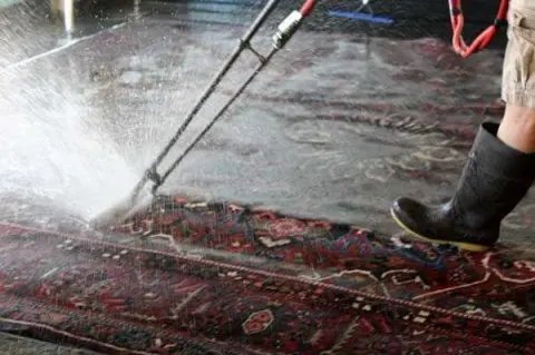 قالیشویی نمونه