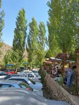 اقامتگاه بومگردی و کمپینگ گردشگری آبشار گل آخور در ورزقان