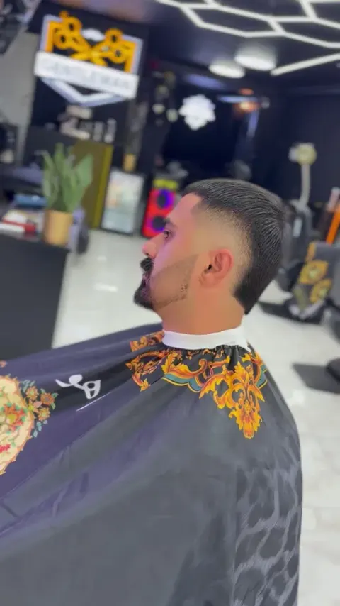 آرایشگاه مردانه اهورا