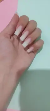 کاشت ناخن انیس