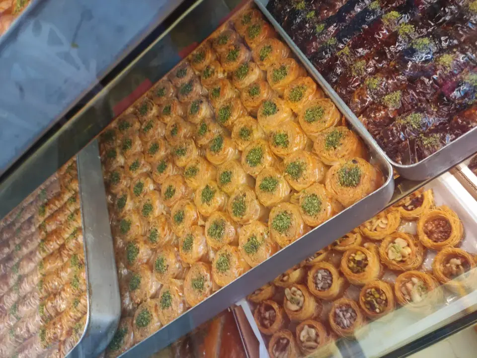 کافه بستنی سپید