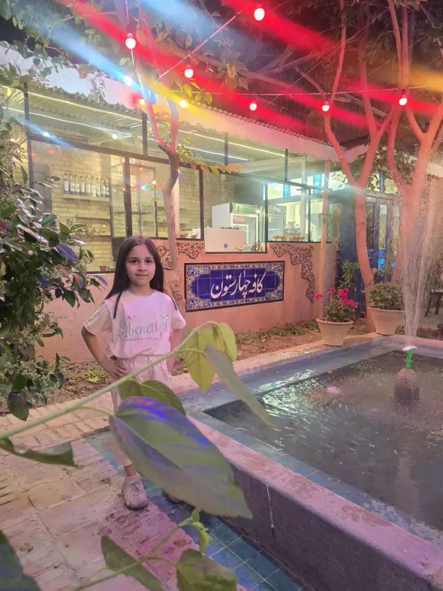 هتل بومگردی و کافه چهارستون