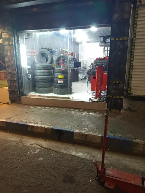 پنچرگیری و لاستیک فروشی دکتر تایر