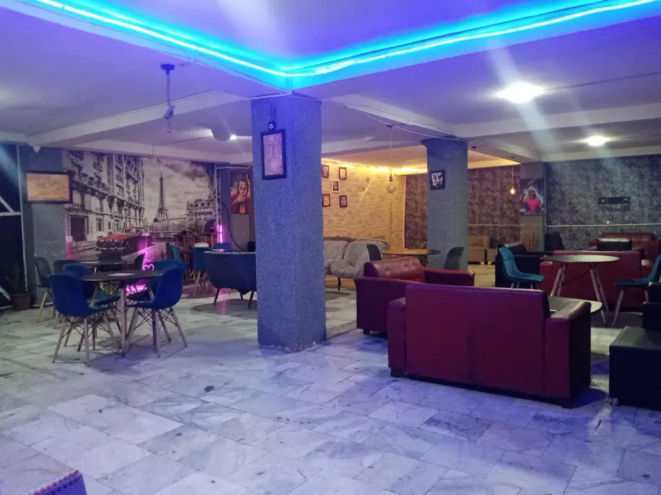کافه شب نشین