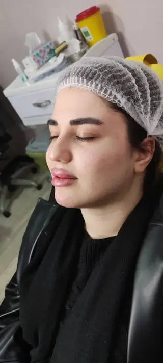 کلینیک لیزر و زیبایی روشا سنتر