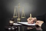 دفتر وکالت اکبر بام