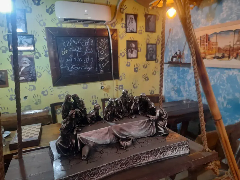 کافه پرسه در گلستان
