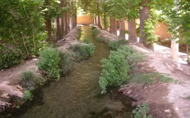 چشمه آب حسن آباد