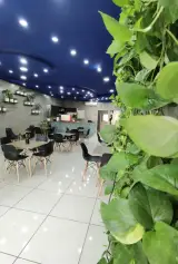کافه بایسون در زنبیل آباد قم