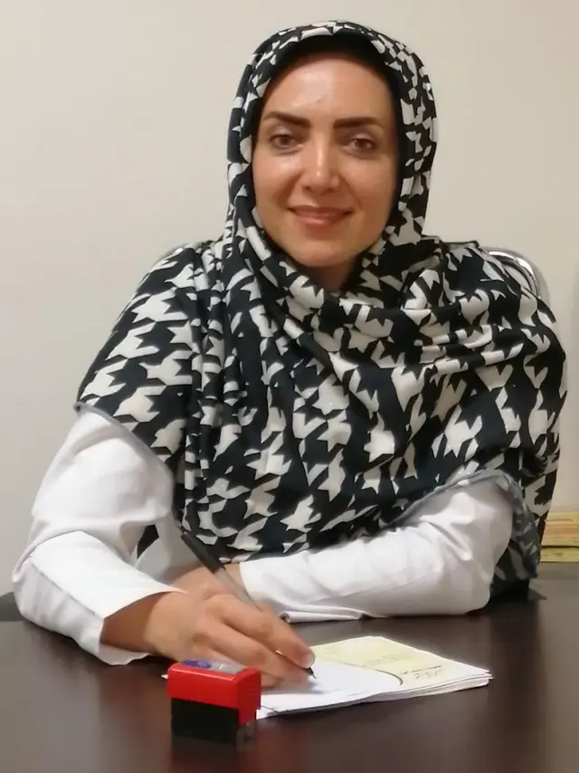 دکتر حدیث رمضانیان متخصص ستون فقرات و مفاصل- نوار عصب و عضله