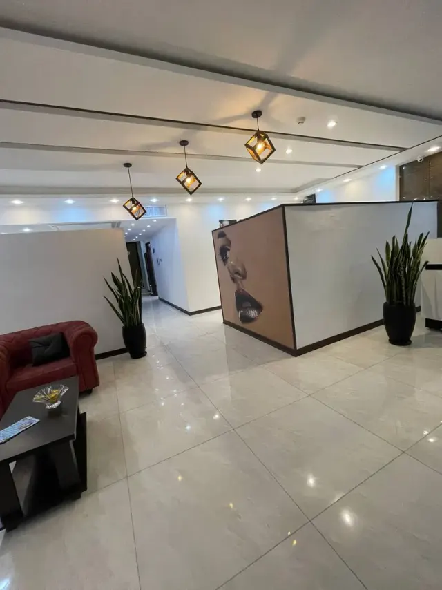کلینیک زیبایی رز سفید