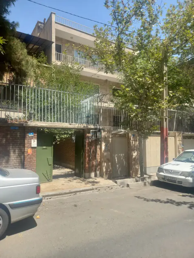 کافه گفتار بهجت‌آباد