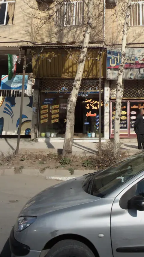 مشاورین املاک ماد